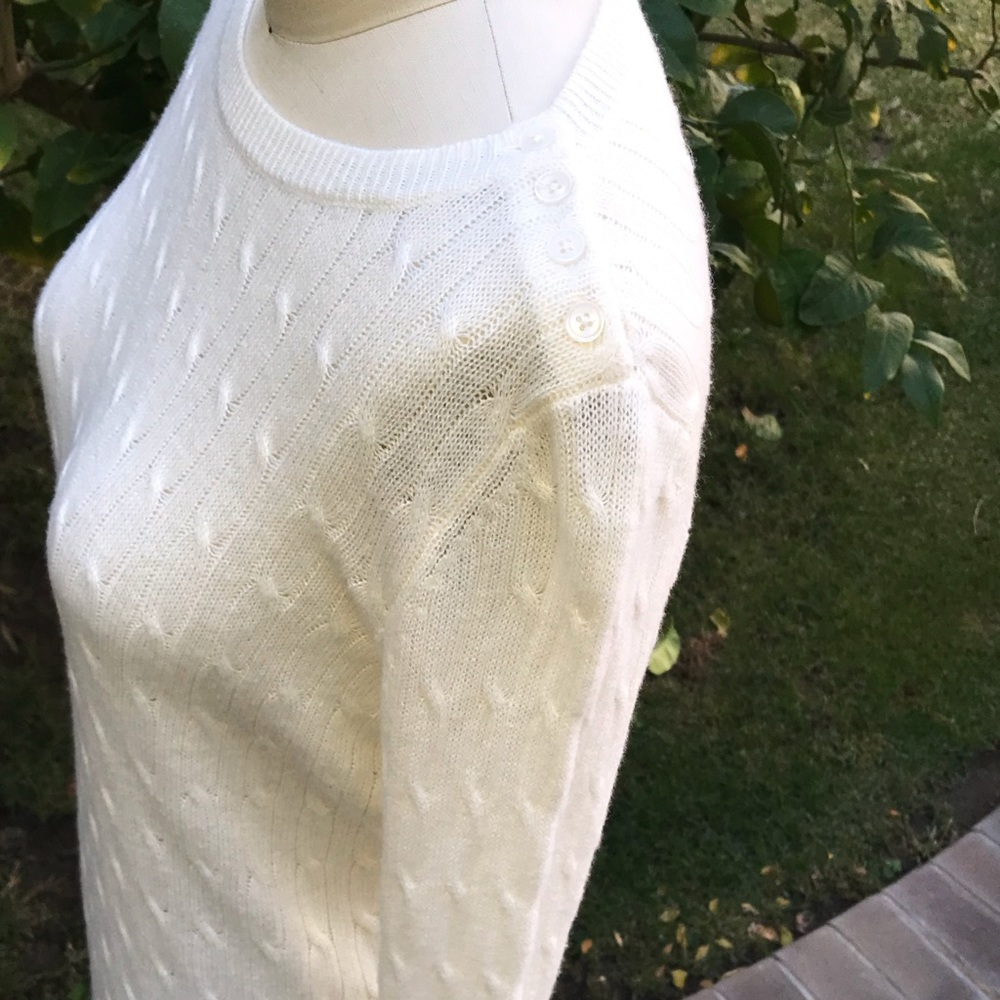 Talbots. Creme Cable Knit Sweater Size Medium